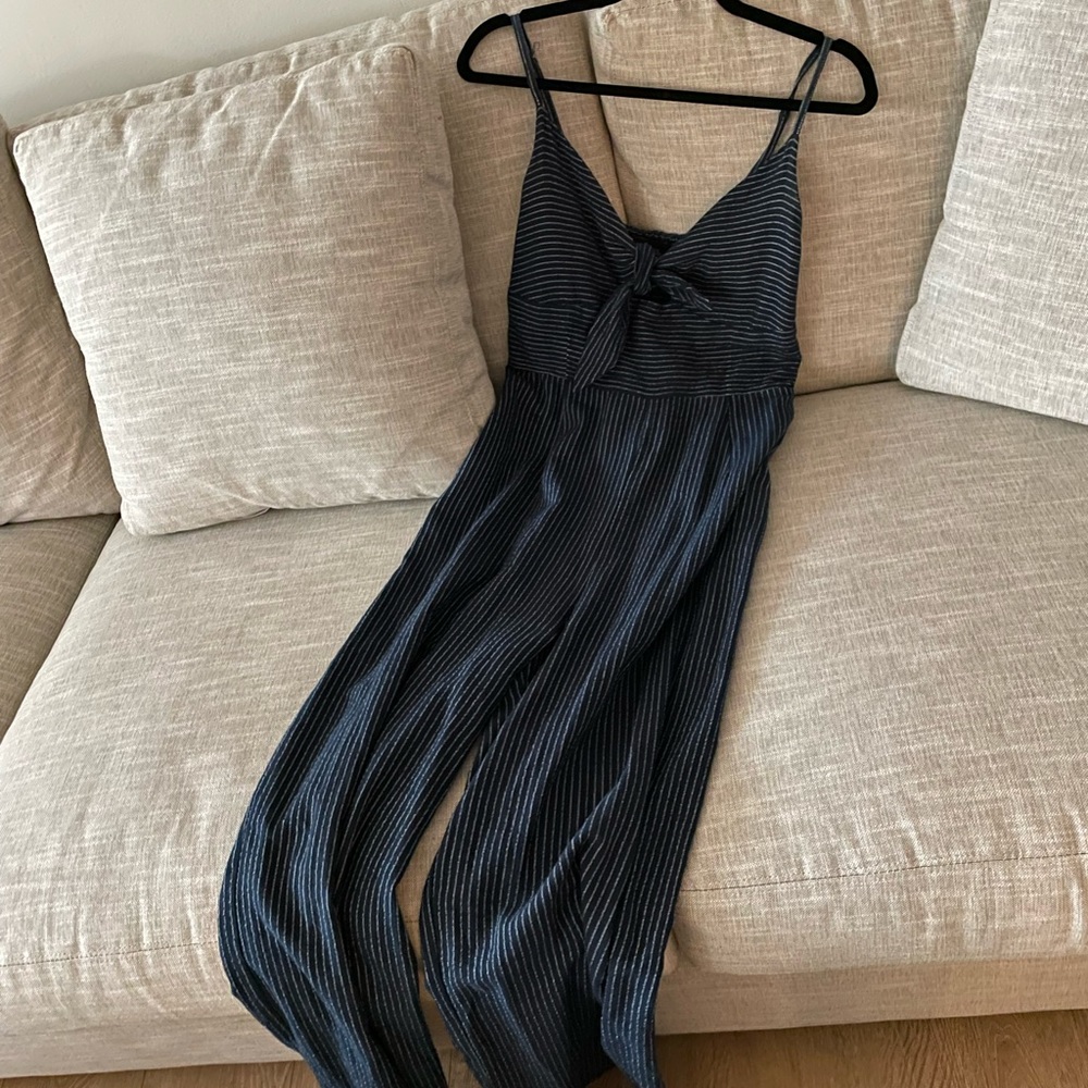MINKPINK jumpsuit. Tie-front. Linen/cotton. Navy